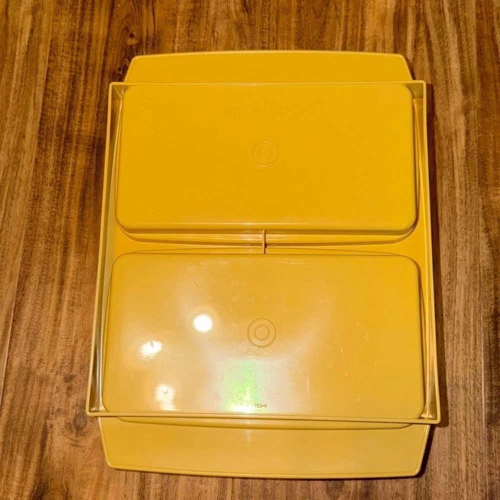 Tupperware harvest gold container lid carrier tray storage vintage loaf plastic